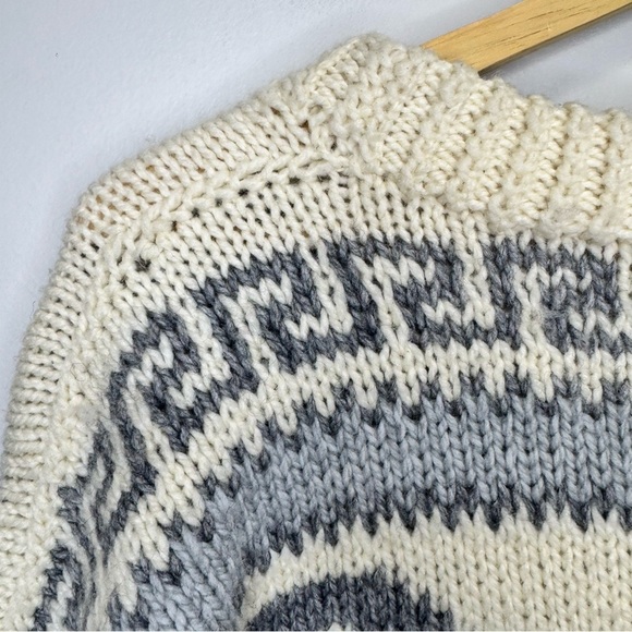 Vintage Handknit Cowichan Style Crewneck Sweater Size Medium - Picture 7 of 11